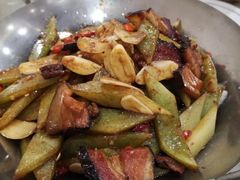 干锅腊三宝-钟掌勺忘不了地道湘菜(新天地假日广场店)