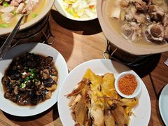 -头上红煨盐鸡·非遗院子餐厅