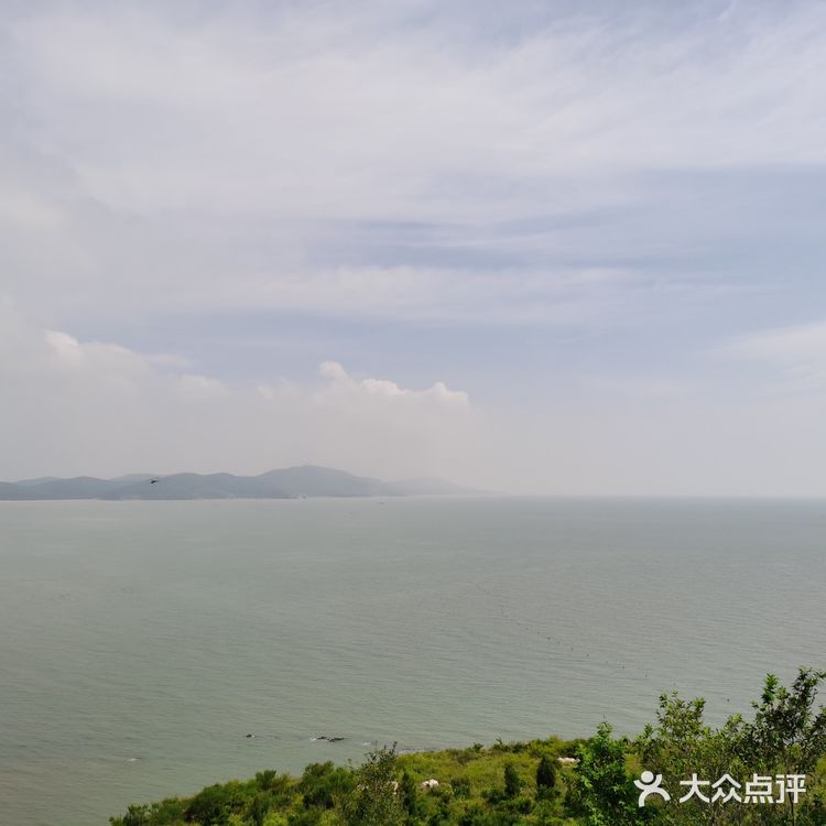 龙回头位于辽宁省兴城市，龙湾海滨浴场以南2公里处