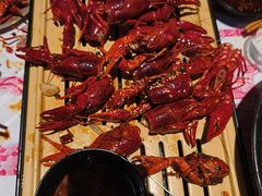 -肥肥虾庄·金牌油焖大虾(汉街SKP店)