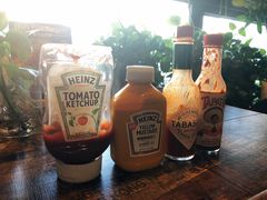 -HIGH FIVE哈福手工汉堡(桂林路店)