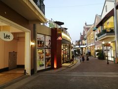 -王府井奥莱临潼小镇(临潼店)