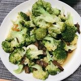 鸡枞菌炒西兰花