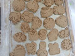 -三只小羊蛋糕DIY烘焙·拼豆·银饰(光谷店)