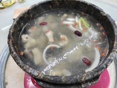 -墨脱石锅椰子鸡•香草鸭•东山羊(大东海店)