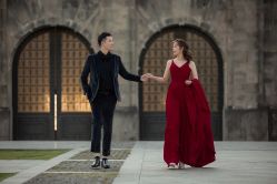 -雪中彩影婚纱摄影·微光艺术中心