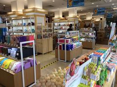 -裕华国货(牛车水总店)