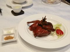 红烧石岐乳鸽-景月阁空中食府(希尔顿酒店)