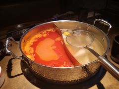 牛骨番茄双色锅-左庭右院鲜牛肉火锅(新梅广场店)