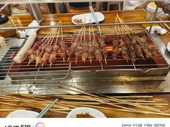 -哈尔滨小酒馆·鲜肉现穿自助烧烤(康新花园店)