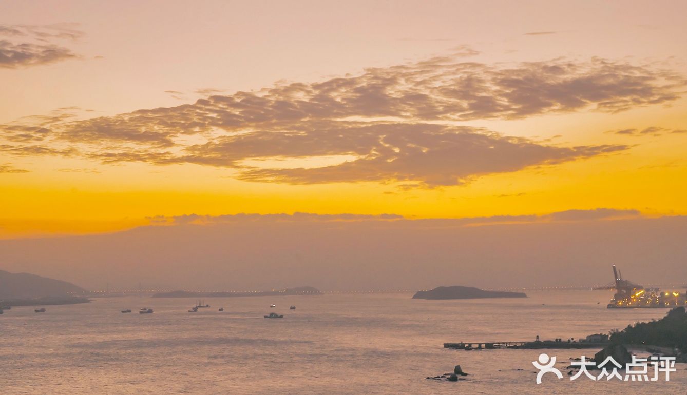 厦门拍照｜俯瞰黄昏蓝调时刻海岸沙坡尾🌆🏙