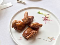 玻璃皮烤乳鸽-富力丽思卡尔顿酒店·丽轩中餐厅
