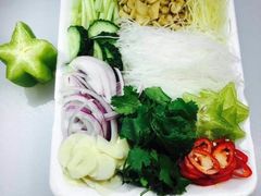 鱼生配菜-官塘陈记鱼生·潮汕砂锅粥·牛肉火锅(潮枫路总店)