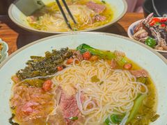 -八月美食小馆(银泰城总店)