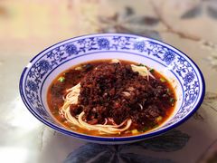 -渝之汇牛肉豌杂面