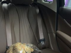 -上海星瀚奔驰4S店(红柳路店)