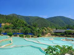 -十万大山布透温泉