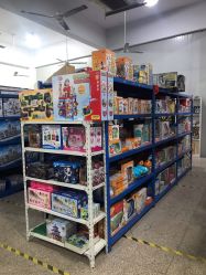 -逝水玩具折扣店