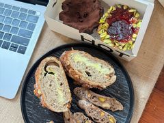 -HOT CRUSH趁热集合·现烤面包(环球港店)