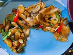 野芫荽炒牛肝菌-半山腰·云南菜(侨福芳草地店)