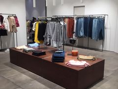 -URBAN REVIVO(上海中庚漫游城店)