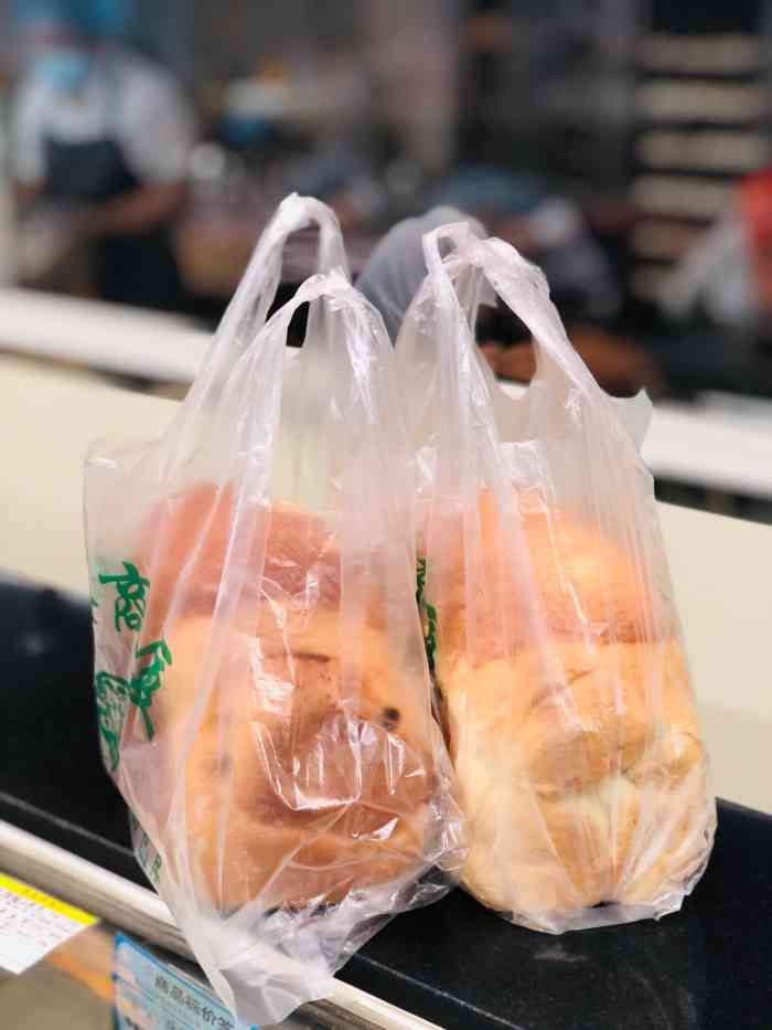 几年前火起来的钟楼大面包,经常路过看到很多人排队,实在忍不住好奇