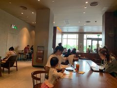 大堂-星巴克(广州百信广场东区店)