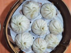 -莱莱小笼·乔艾