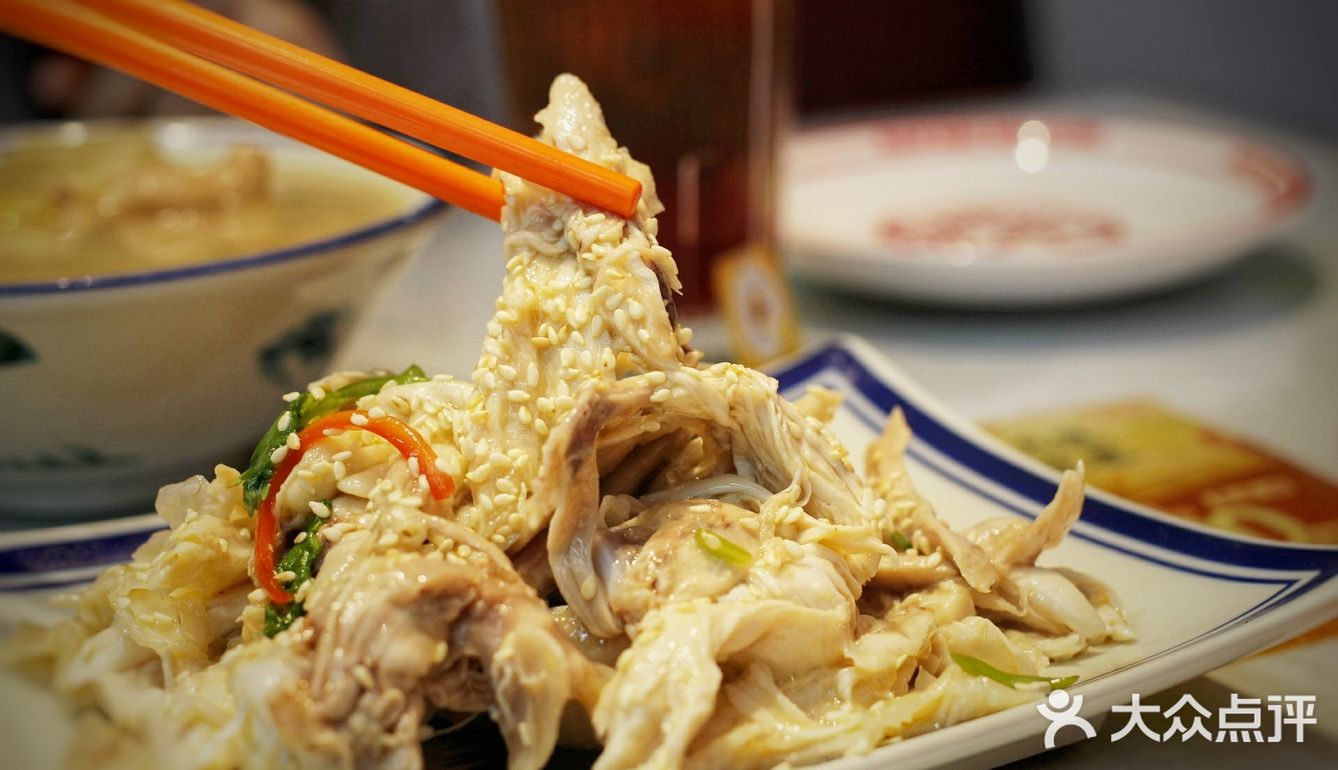 “三餸一汤，白饭任装！！”