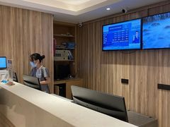 -汉庭优佳(上海娄山关路地铁站店)