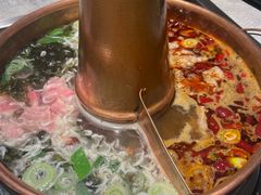 -洞庭洲·防空洞火锅·铜锅涮肉·烧烤(新百广场店)