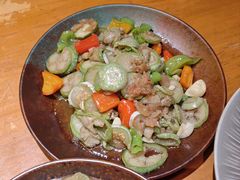 -老滇山寨•云南特色菜•地方菜•民族风情歌舞表演(金碧店)