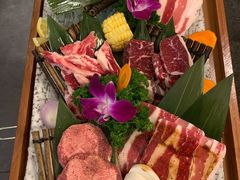 黑牛六拼-明洞阿姨·韩式酱蟹烤肉·创意料理(三元桥店)