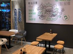 大堂-龙治汉堡(中华城店)