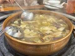 菌菇鸡煲-阿山卓·野生菌火锅·纳西火塘烤肉