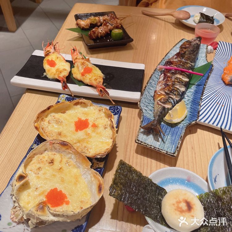 18元/个，年糕绵软，海苔咬不动，年糕里的芝士很腻