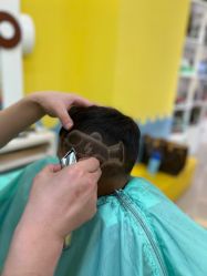 -爆米花儿童美发乐园