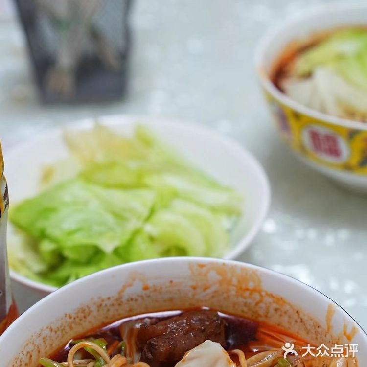 来解放碑必须吃的牛肉面。重庆好吃的面真的很多
