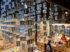 -猫的天空之城概念书店(杭州南宋御街店)