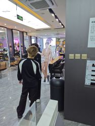 -藤野造型烫染·漂发