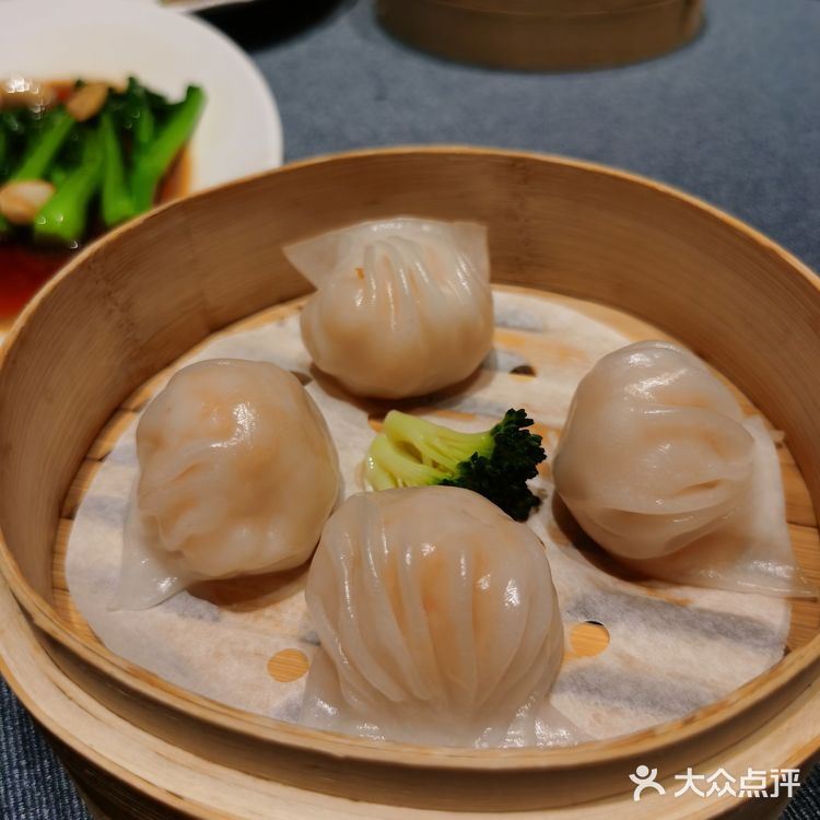 我果断下单带全家人去吃饭。毕竟人均300以上的餐厅
