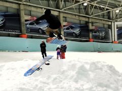 -乔波室内滑雪场