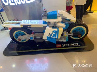 那天偶尔来到大卫城发现比正弘城店东西更全店面更大
