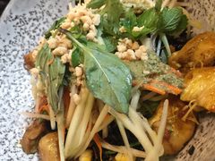 泰碗配黑米煎三文鱼绿咖喱酱-Wagas沃歌斯(北京君太百货店)