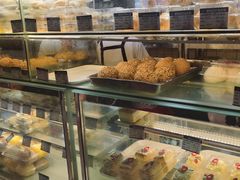 -白玉兰食品甜凤店(合生汇店)