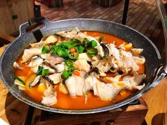 -老滇山寨•云南特色菜•地方菜•民族风情歌舞表演(金碧店)