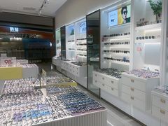 -J-Optical佳视明眼镜·蔡司视觉(青岛金茂览秀城店)