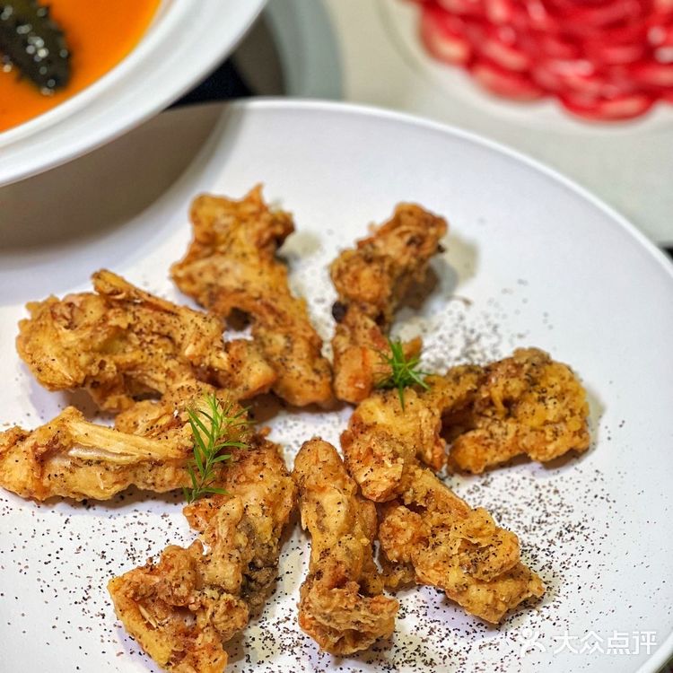 帝都人气榜单必须有肆月河豚的一席之位