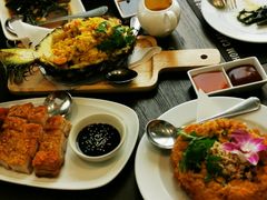 -Chom Cafe and Restaurant