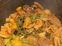 -山河屯铁锅炖·非遗东北菜(南山店)